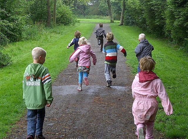 Ze moeten opdrachten doen om de sleutels te vinden.