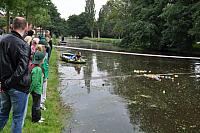 De boot ligt klaar om de winnende eentjes er uit te vissen.
